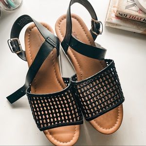 Target universal thread platform sandals.